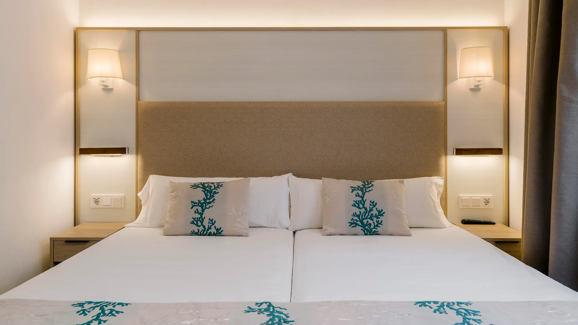 **** Hotel Alua Suites Las Rocas Cala D´Or Spanje