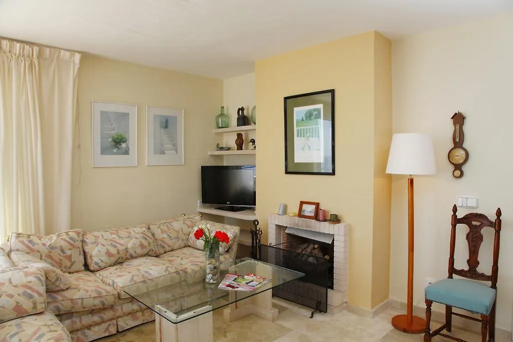 ホテル Alua Suites Las Rocas Cala D´Or